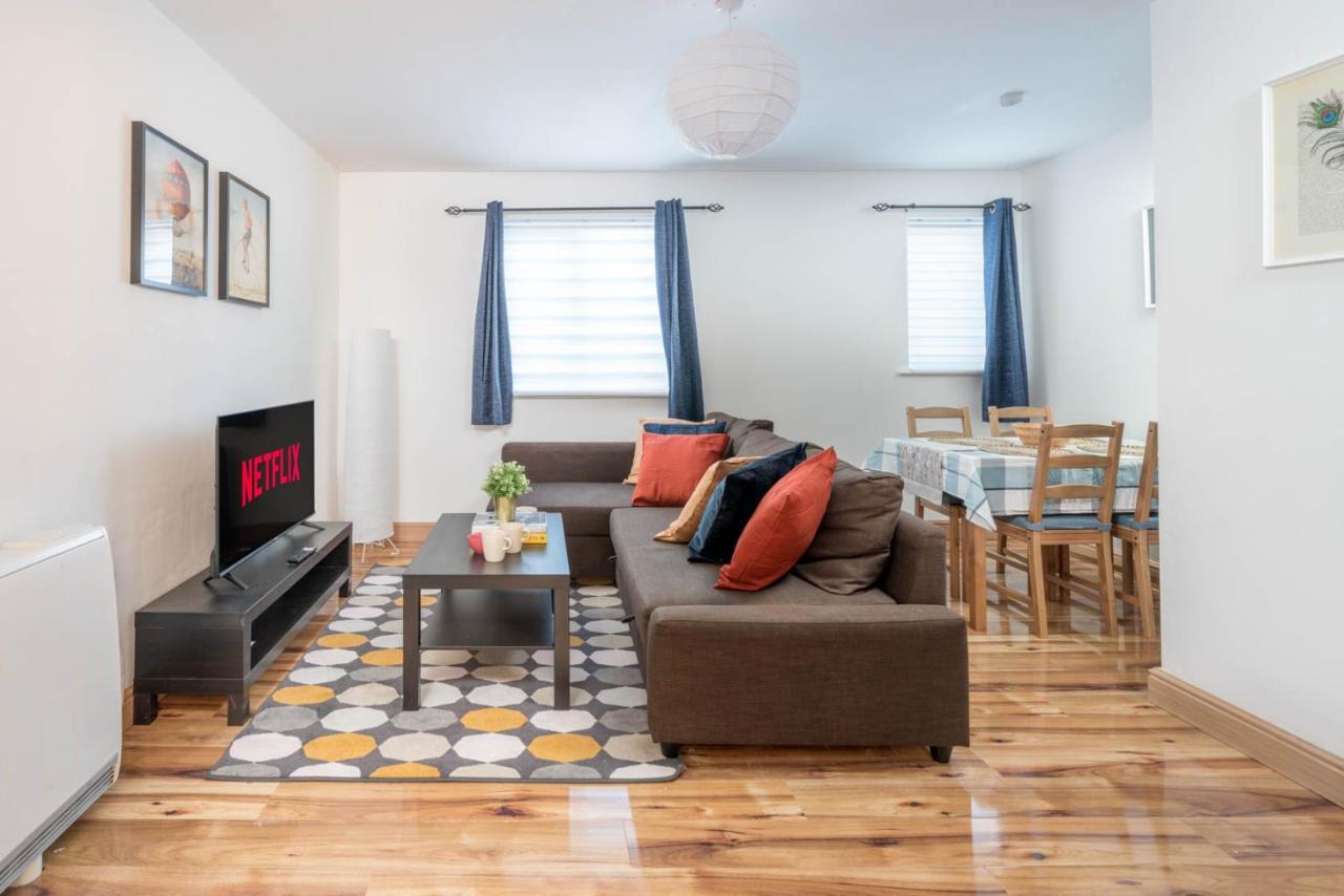 2 Bedroom Flat Near London Excel Exterior photo
