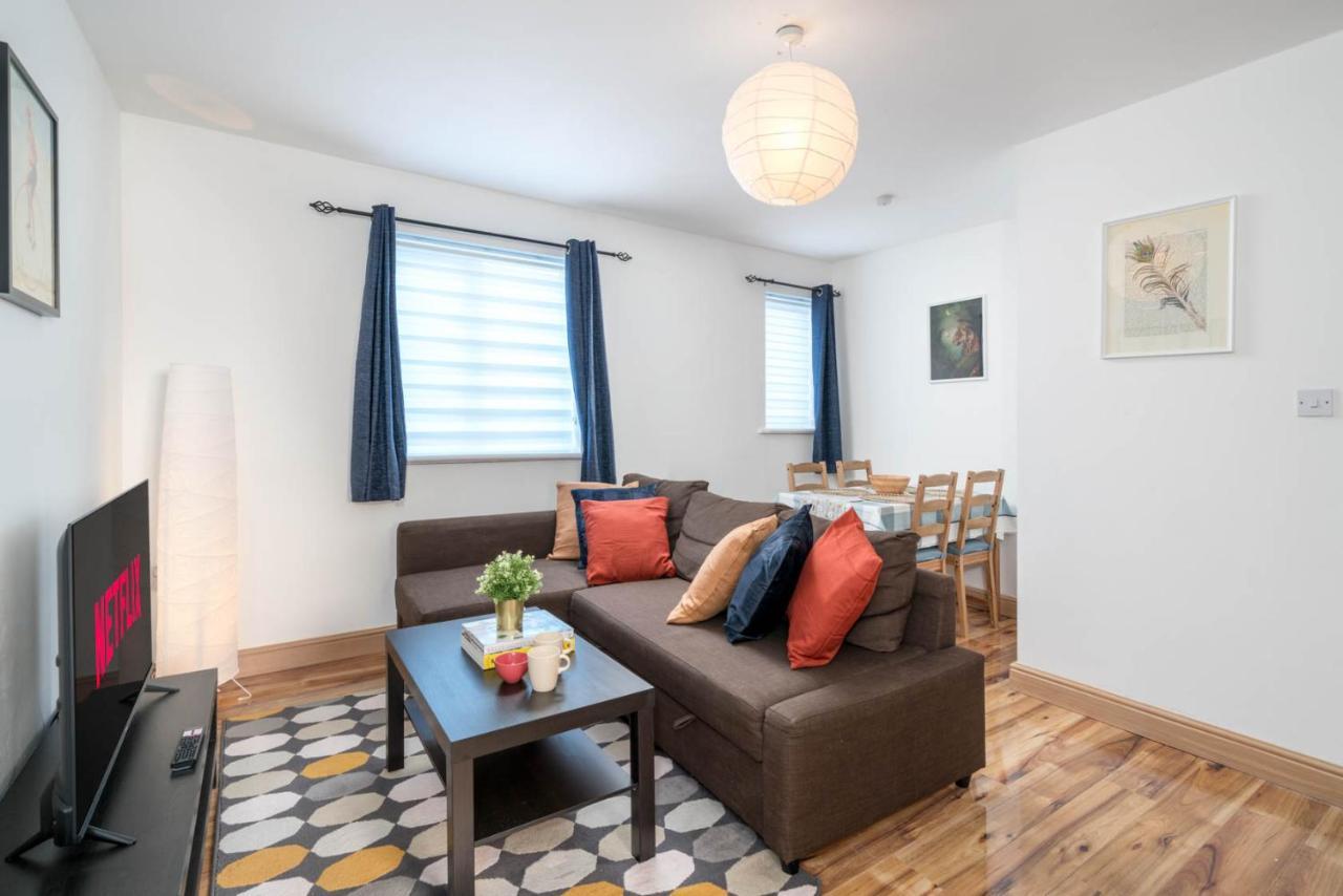 2 Bedroom Flat Near London Excel Exterior photo